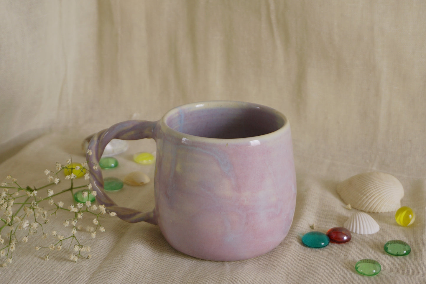 Lilac mug with braided handle