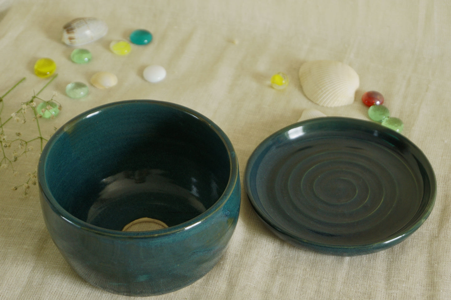 Forest green planter with plate